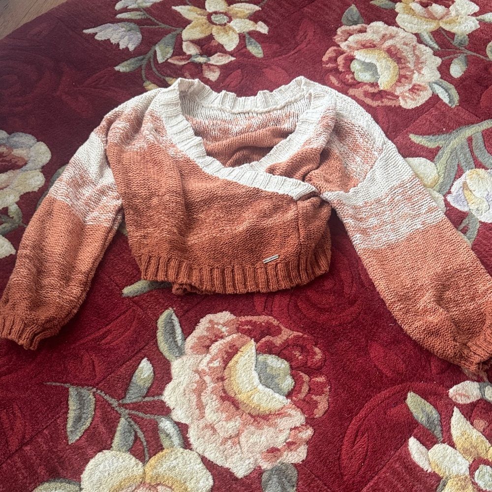 Billabong Two-Tone V-Neck crop Sweater